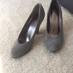 Nine West 4” Heel Gray Suede Pumps (Brand New!)